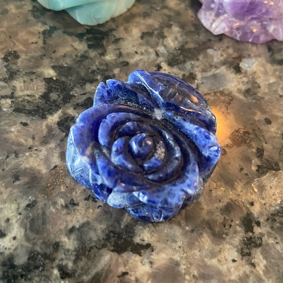 Carved iolite pendant - Picture 3 of 8